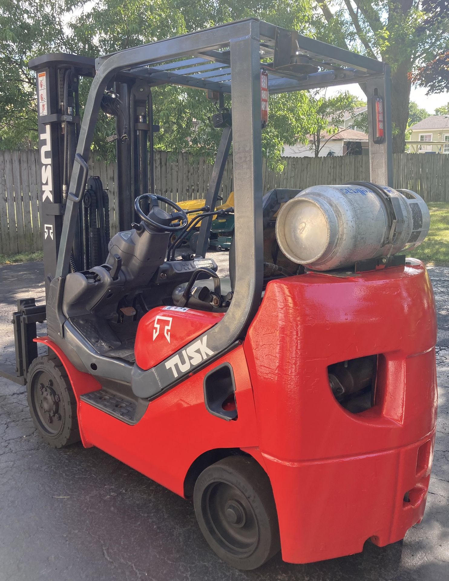 2008 Tusk Model 500CG-16 Forklift