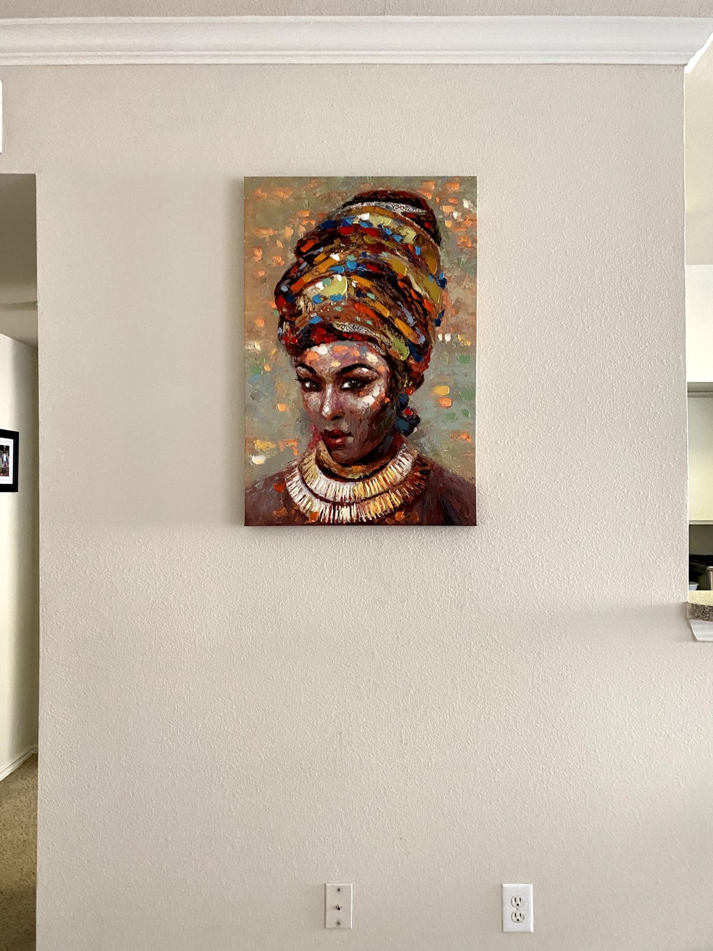 Canvas Wall Paintings In Excellent Condition