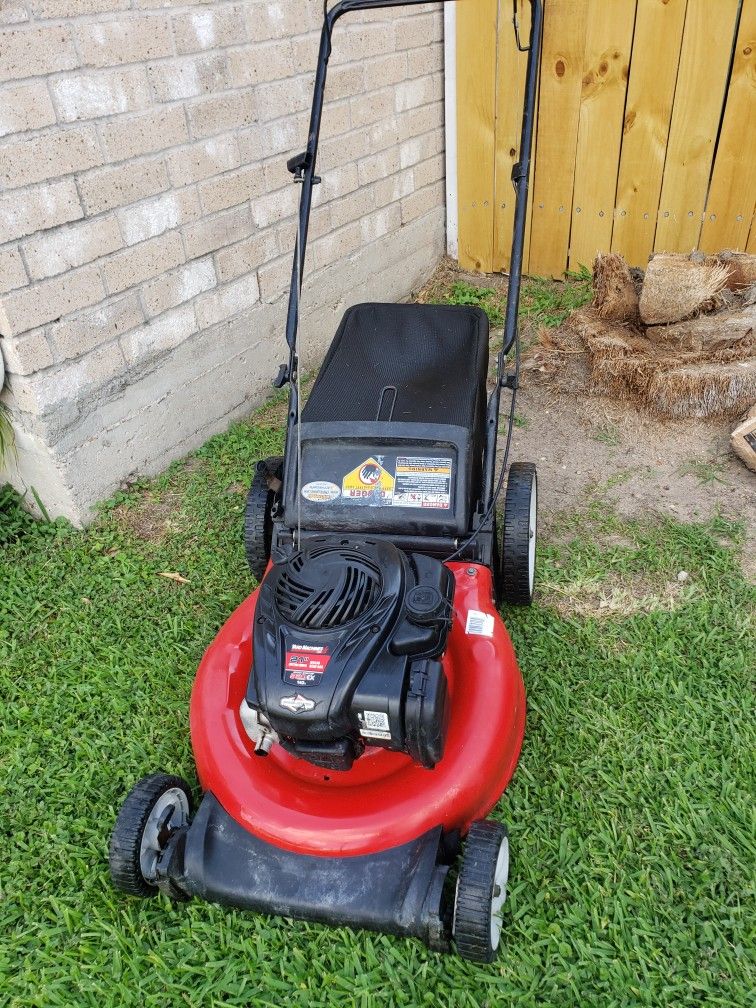 PUSH YARD MACHINE WORKING GOOD TRABAJANDO MUY BIEN AL PRIMER JALON