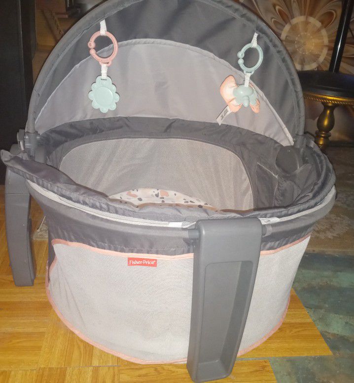 Fisher price On The Go Baby Portable Crib