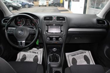 2011 Volkswagen Golf Thumbnail