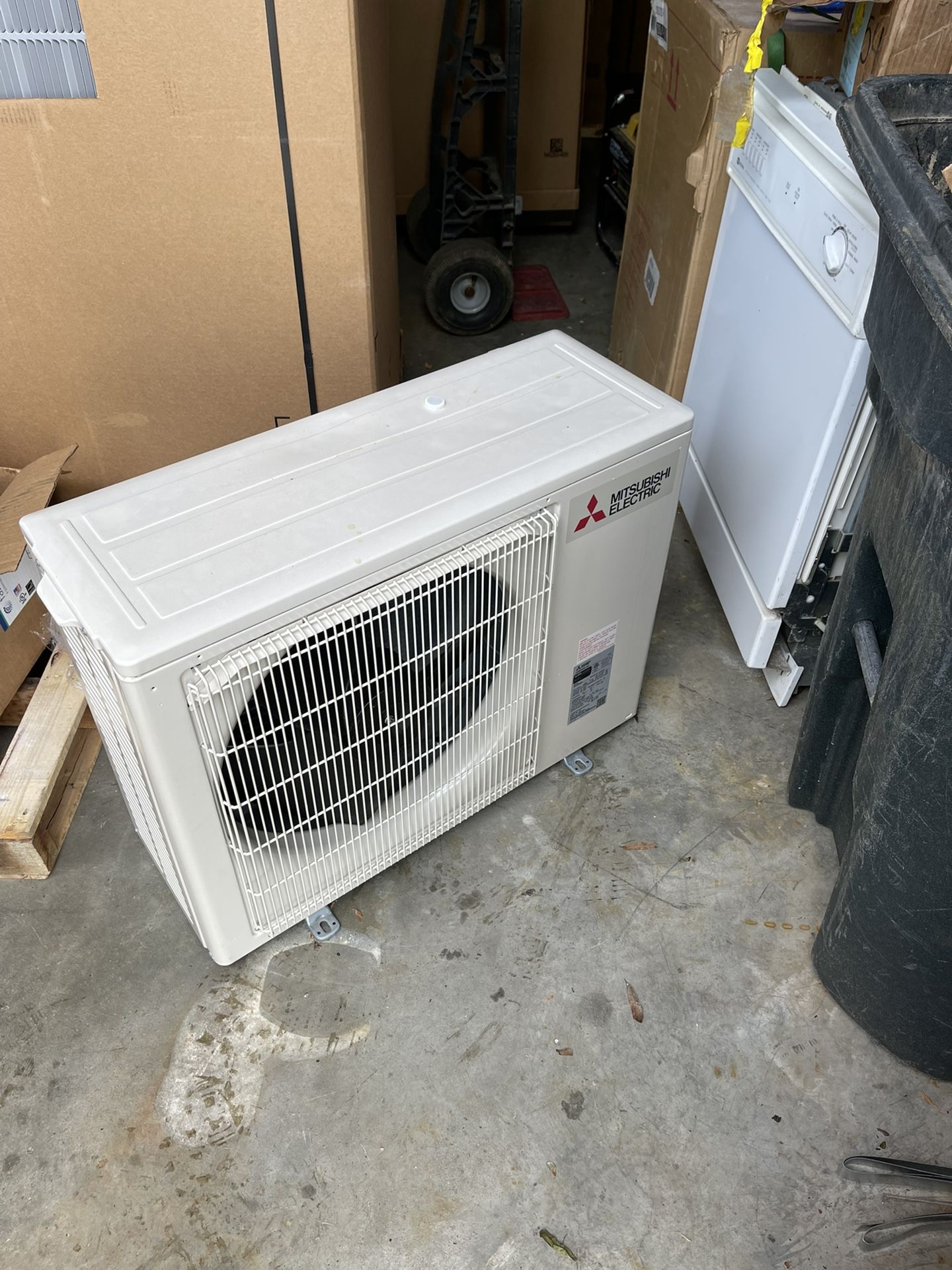 Brand New Mitsubisi Ductless Split Condenser 1 1/2 Ton Straight AC