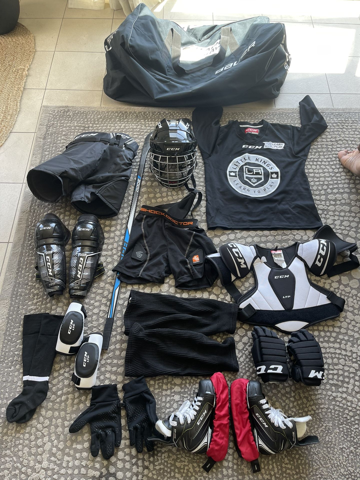 Boys Hockey Protective Gear Set Ice Skates LA Kings