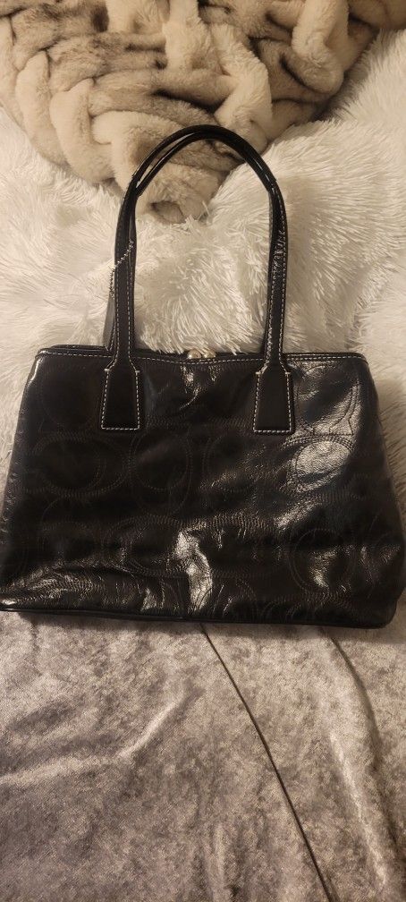 Coach Signature Black Patent Leather Kisslock Carryall Shoulder Bag