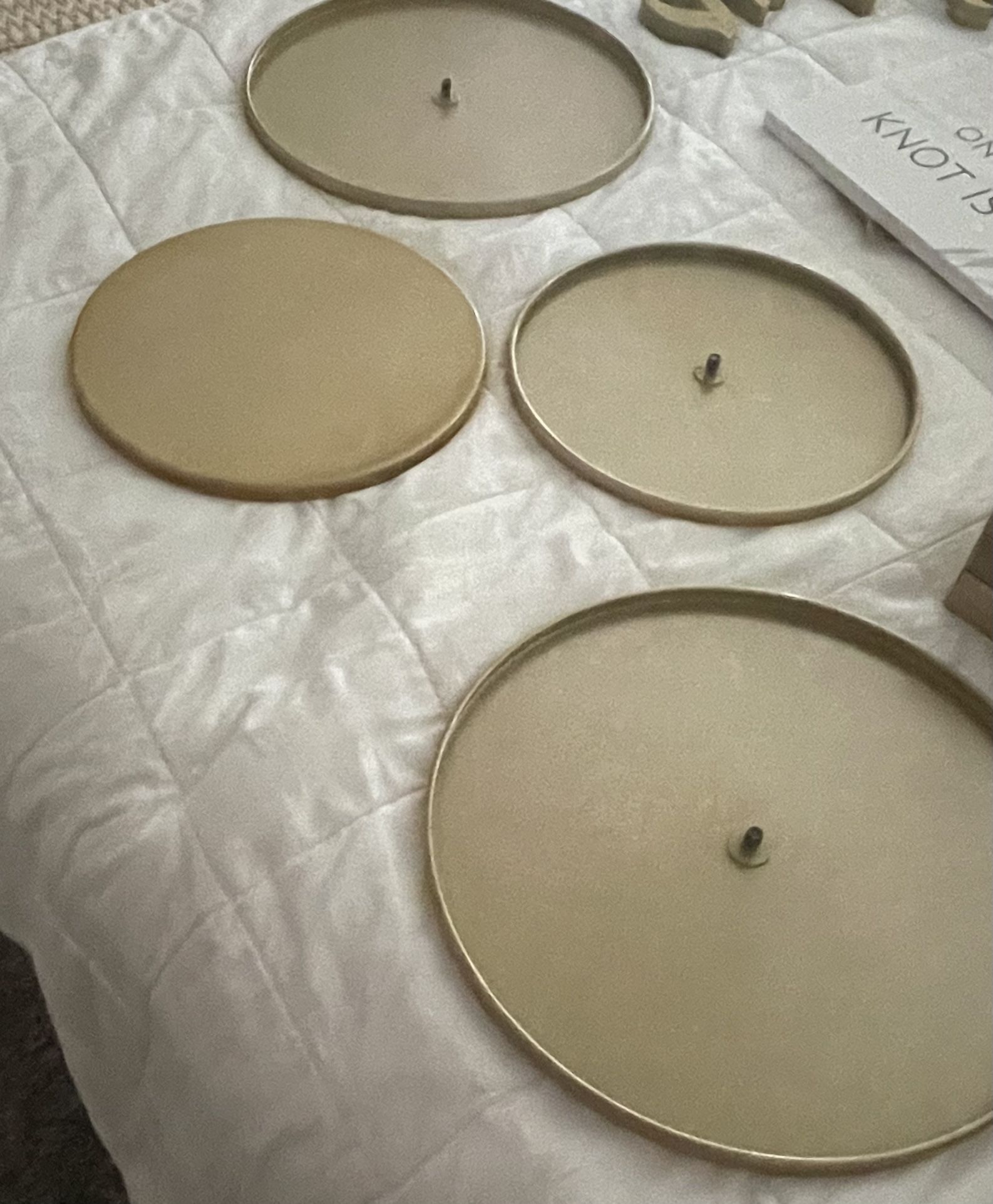 4 Gold Cake Stands