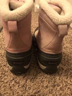 Women’s Size 9 Columbia boots  Thumbnail