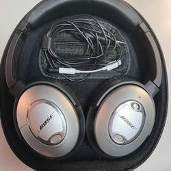 2 Bose Quiet Comfort 2 QC-2 Noise Canceling Headphones (NEW EARPADS) Tested Both Headsets Work Great!  Thumbnail