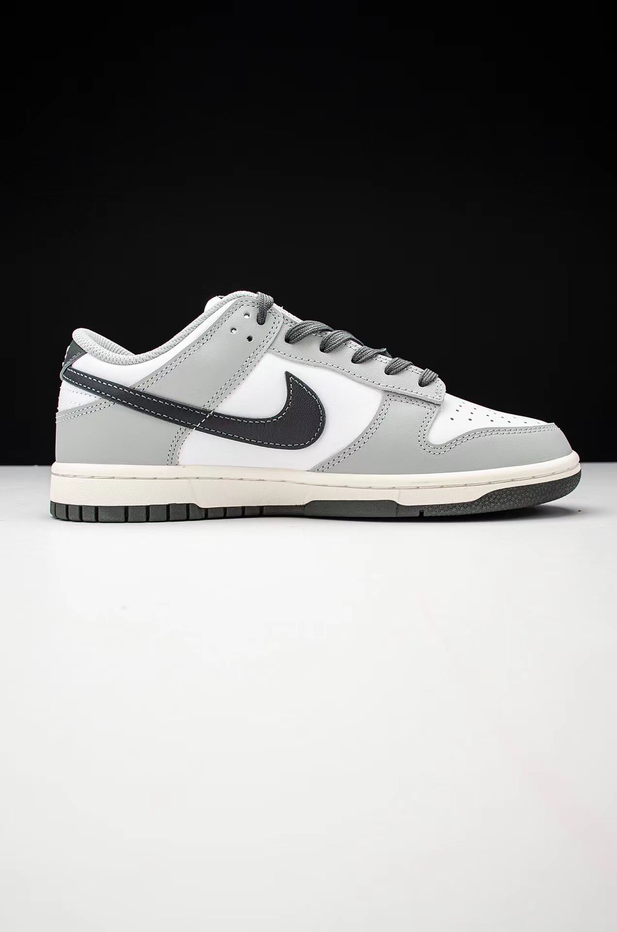 Nike Dunk Low Light Smoke Grey