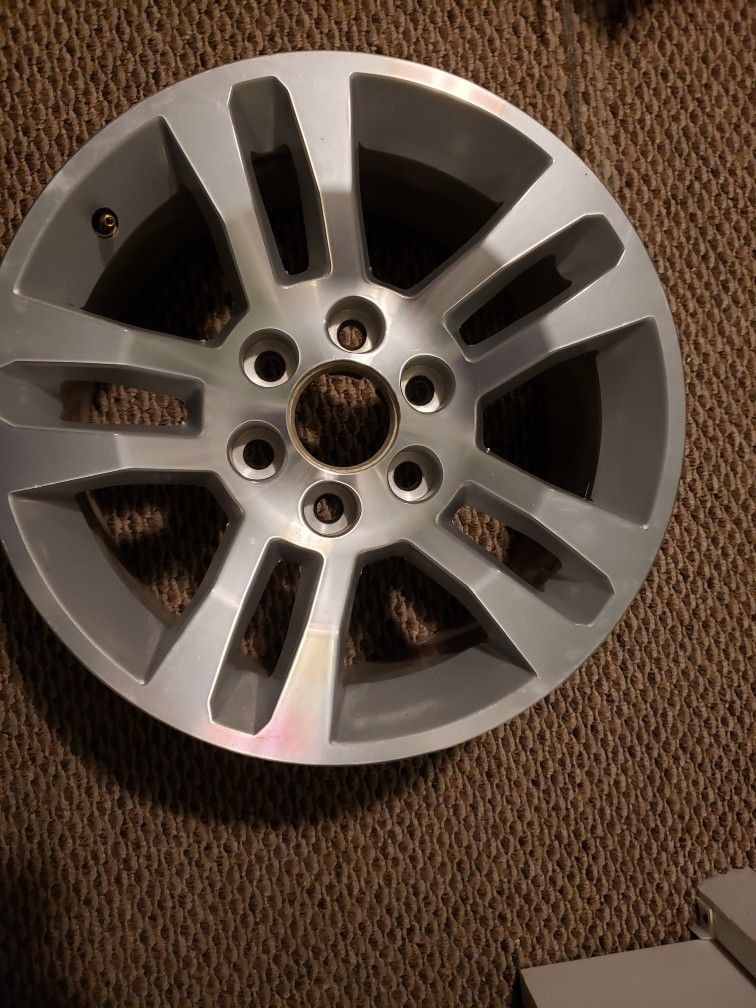 2018 Silverado 1500 OEM 18" Rim