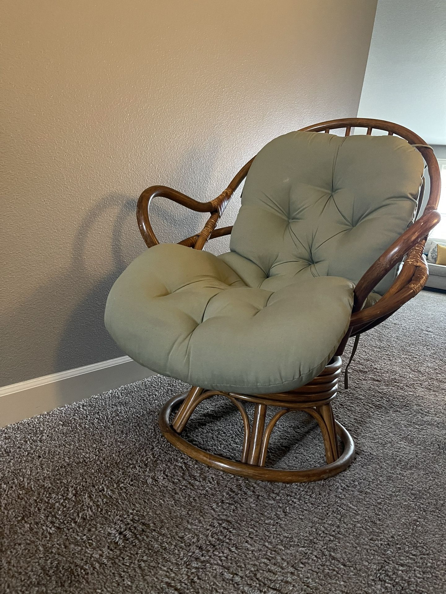 Vintage Style Swivel Chair