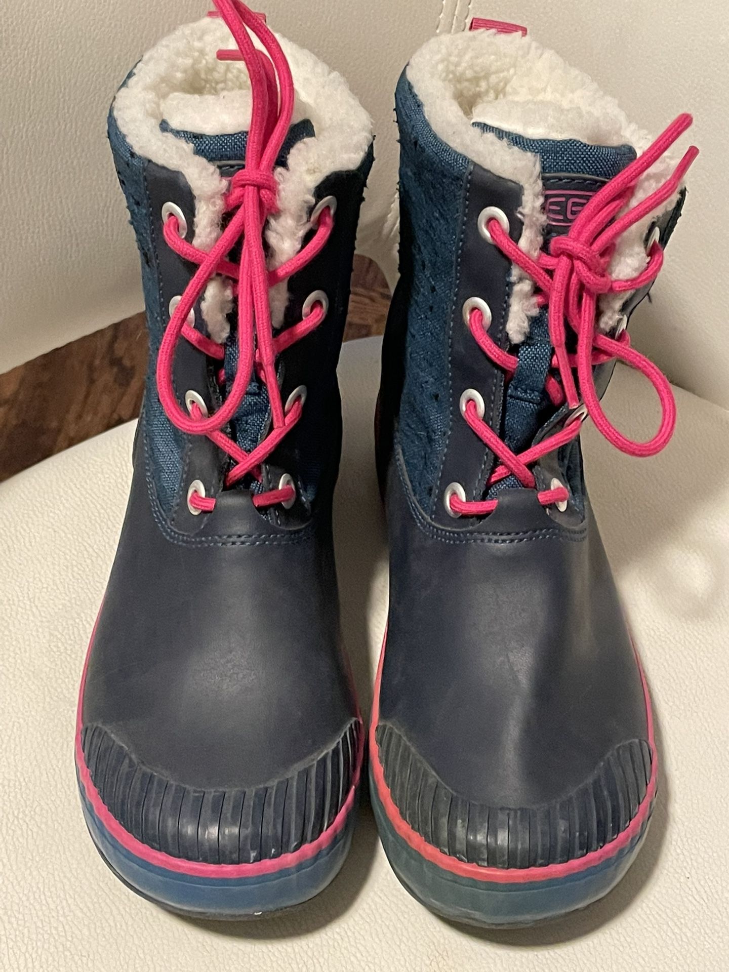 Keen Woman Winter Boots Size 37