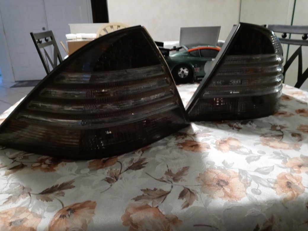 00 To 06 S55 Tail Lights