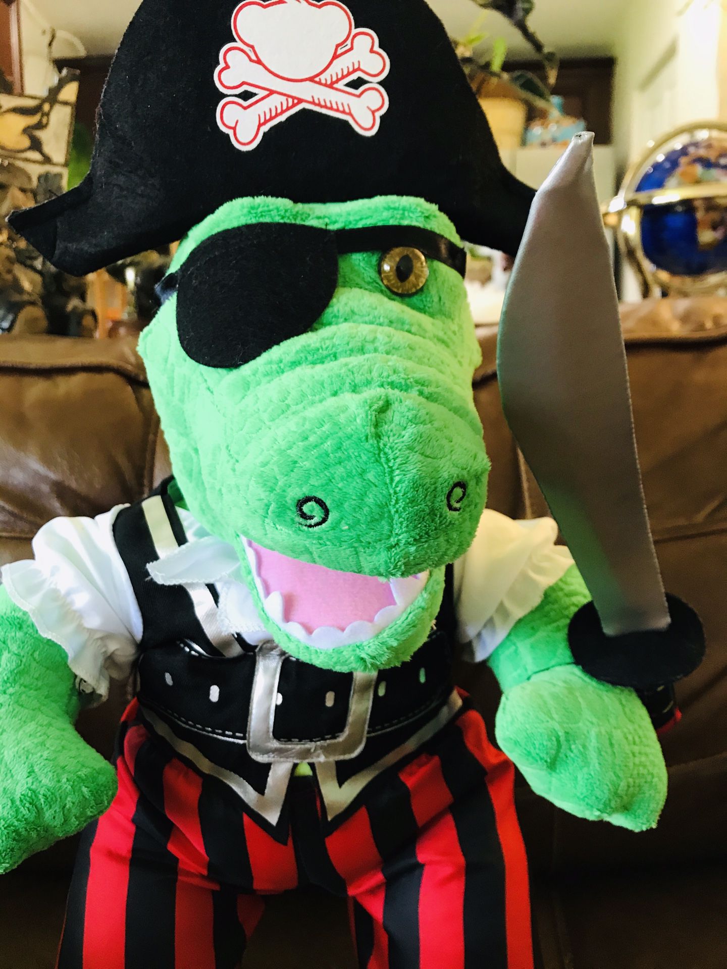 Build a bear workshop alligator Pirate Outfit clothes accessories included Like New! Soft toy stuffed animal or decor