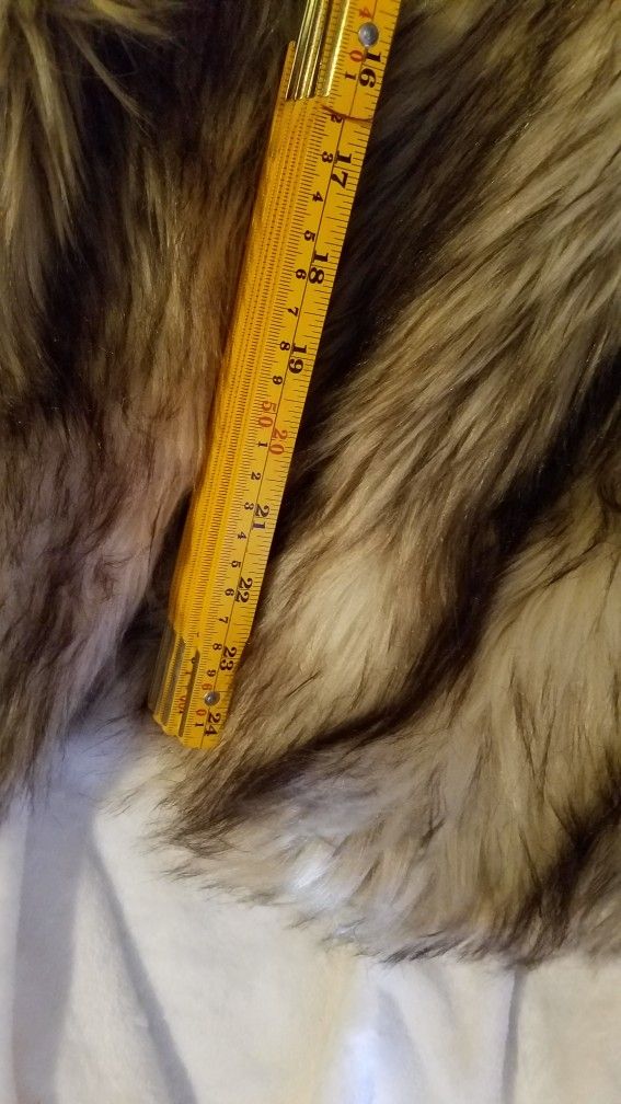 Luxury Faux Fur Vest! Size Medium