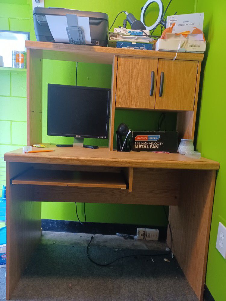 Computer Desk With Hutch 