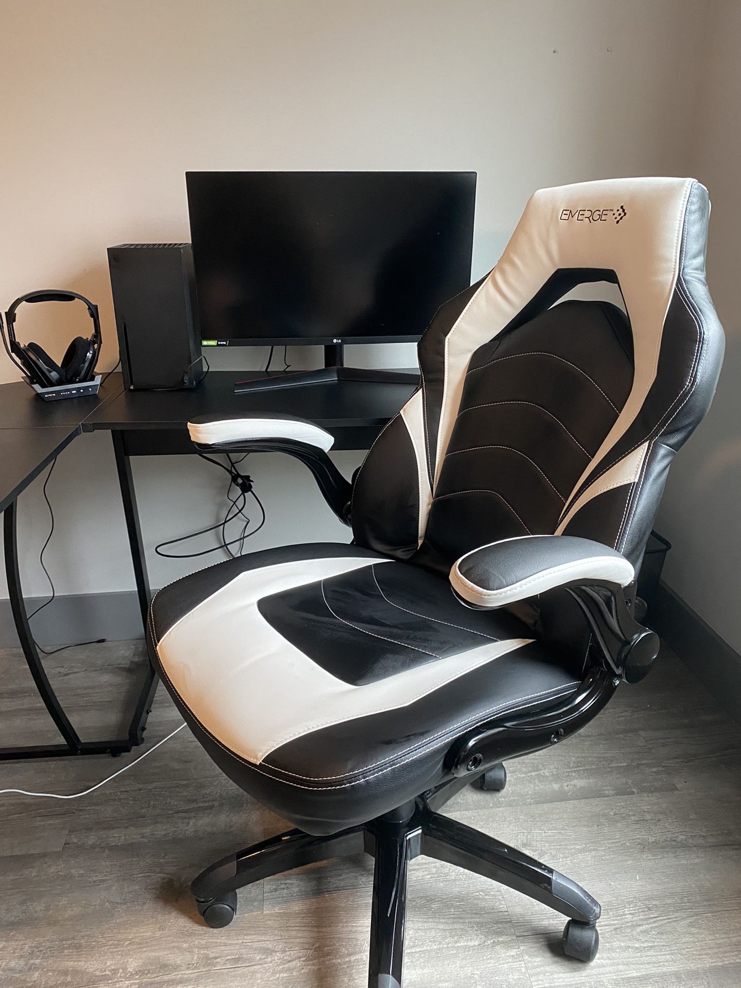 EMERGE Gaming/Computer Chair