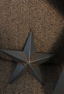 Decorative metal nautical stars Thumbnail