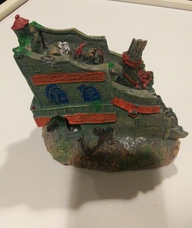Fish Tank Ship Decor