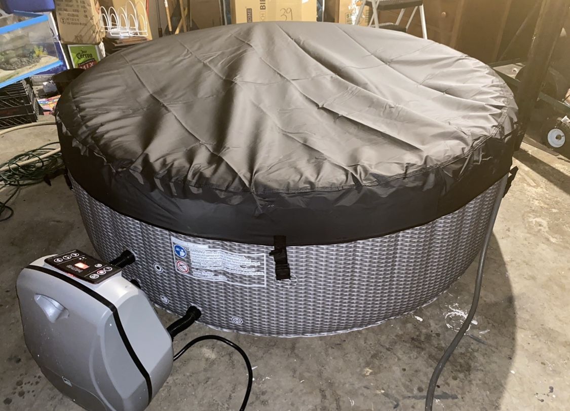 Inflatable Hot Tub