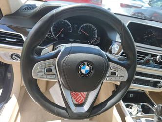 2016 BMW 7 Series Thumbnail