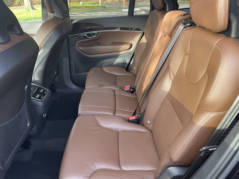 2019 Volvo XC90 T6 Momentum