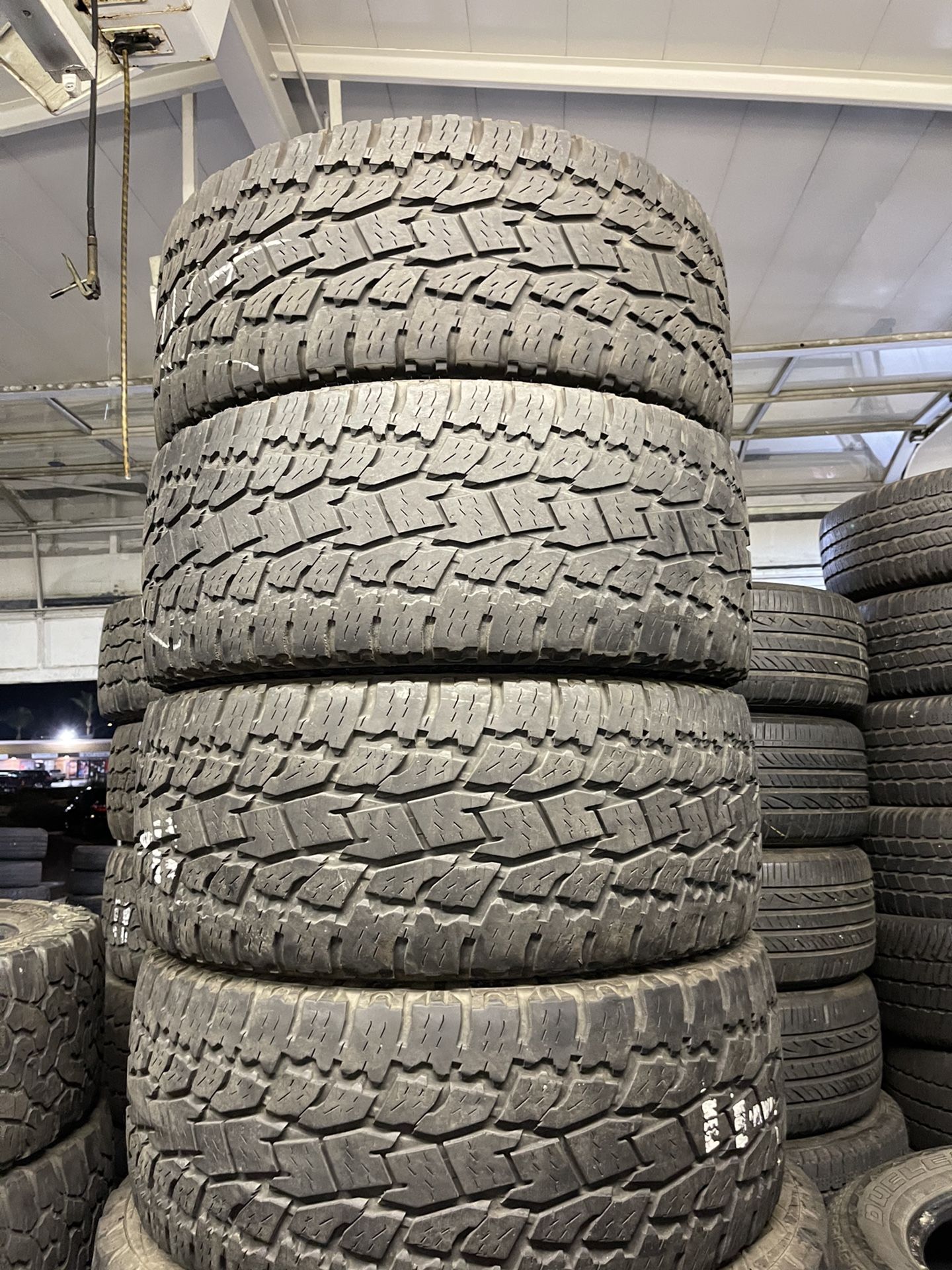 285/60r20 Toyo Tires En Execelentes Condiciónes De Vida Las 4
