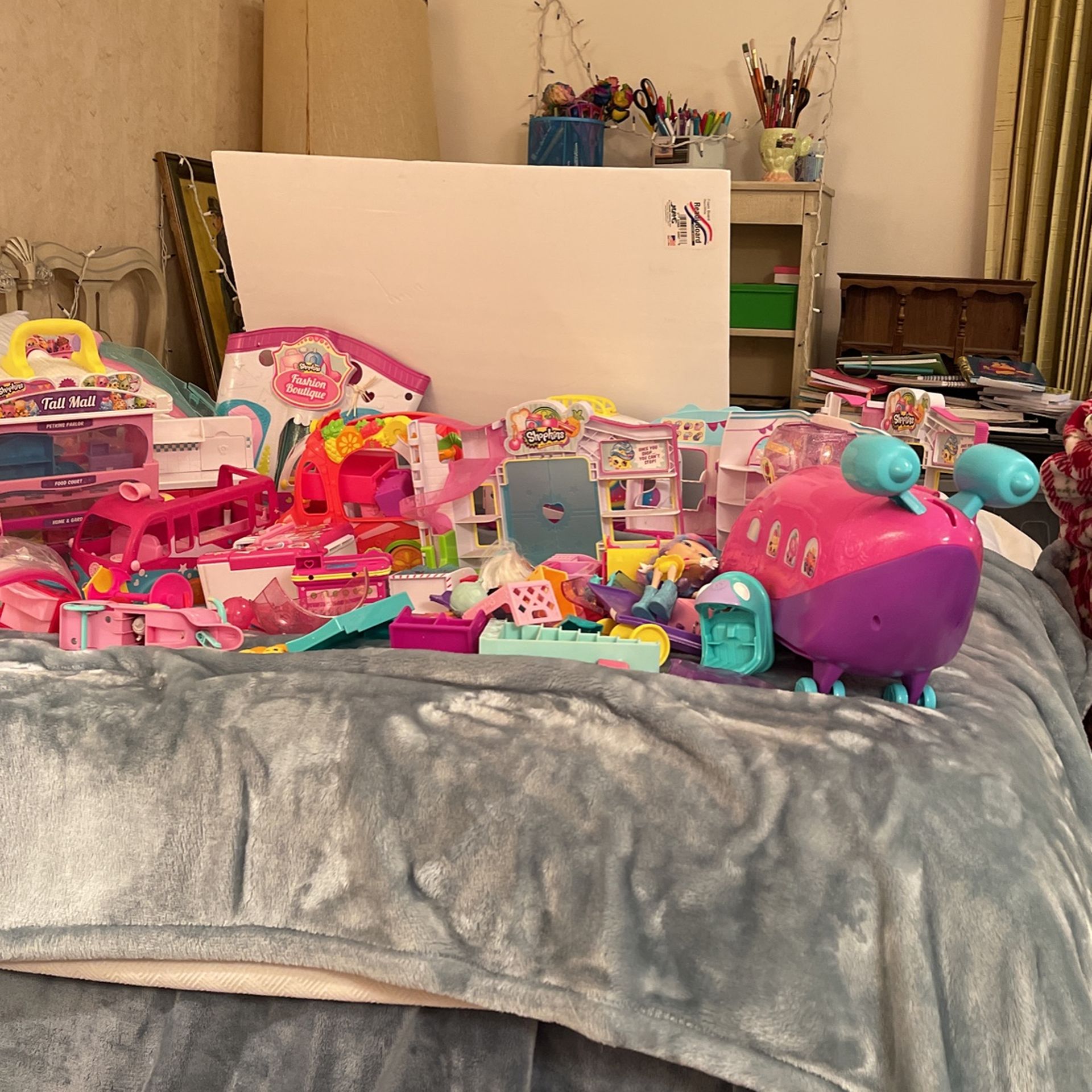 Huge Lot Of Shopkins