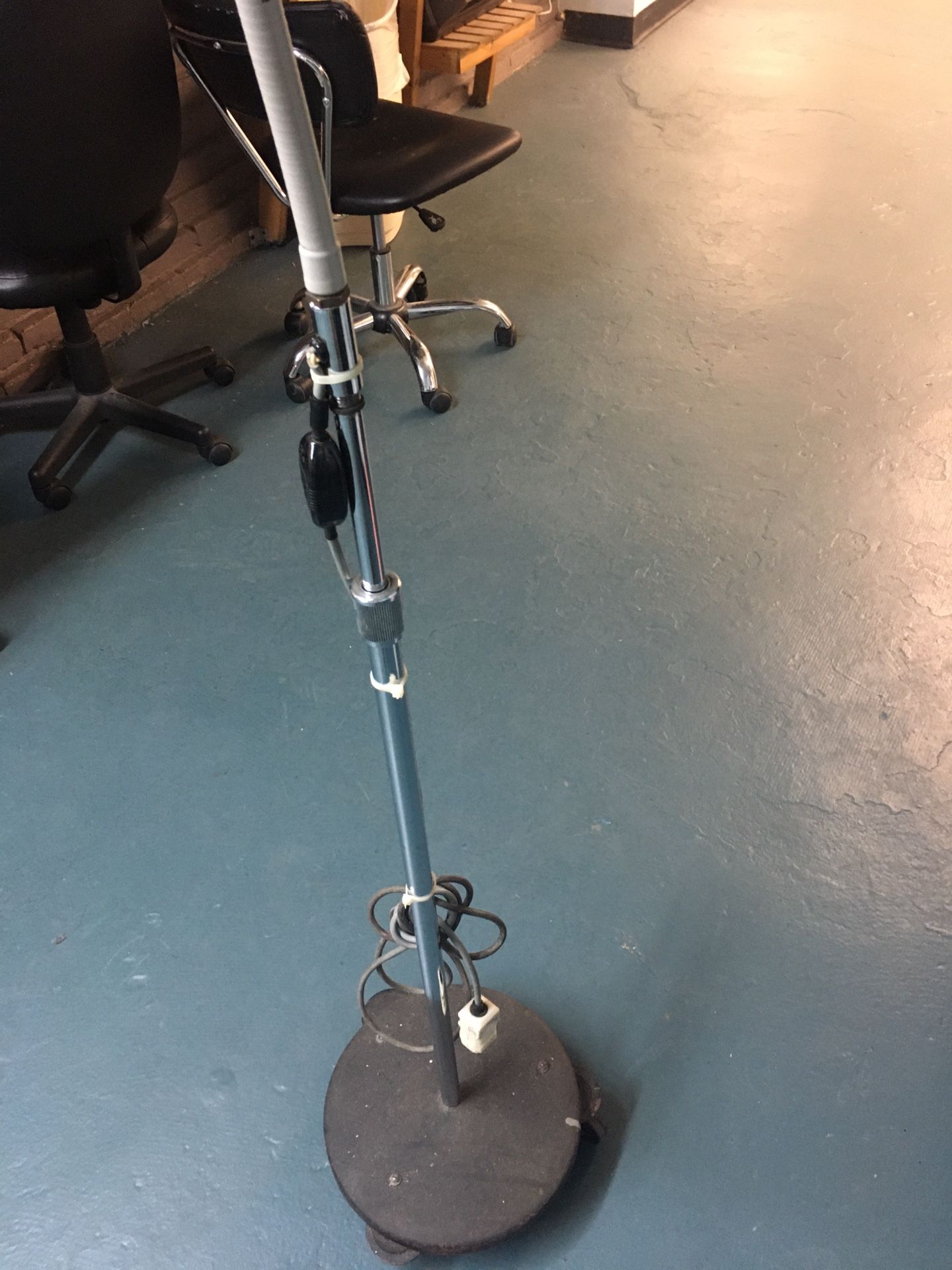 Vintage gooseneck dental light