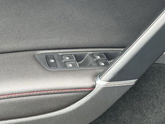2016 Volkswagen Golf GTI Thumbnail