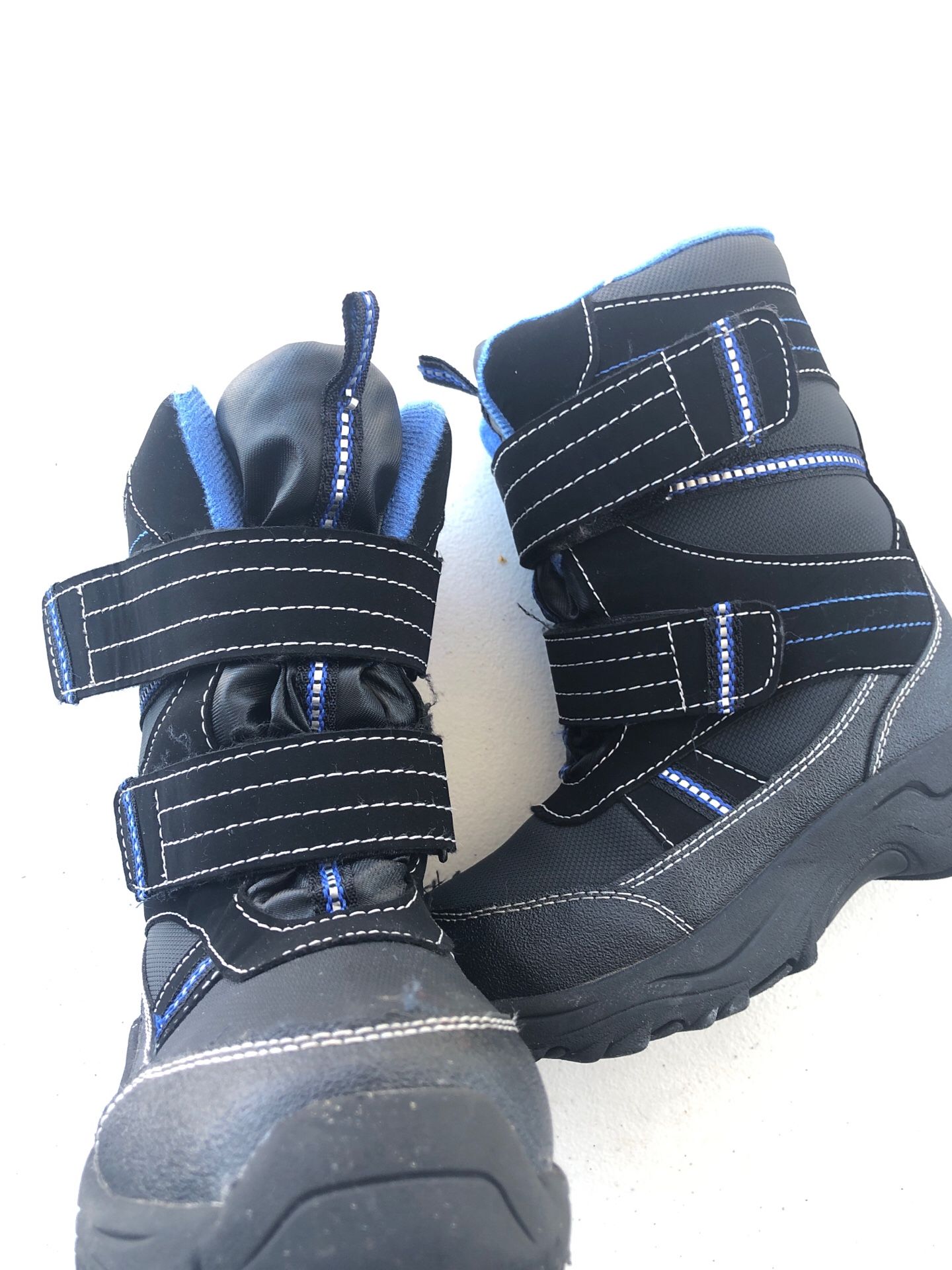 Kids snow boots size 13’s