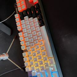 Steelseries Apex Pro Tkl Used For About A Month For Sale In Modesto Ca Offerup