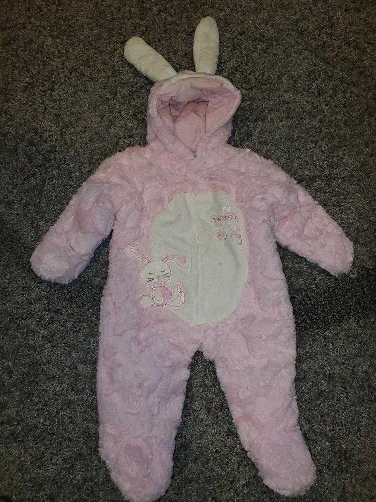  brand new baby girl snowsuit size 6 month