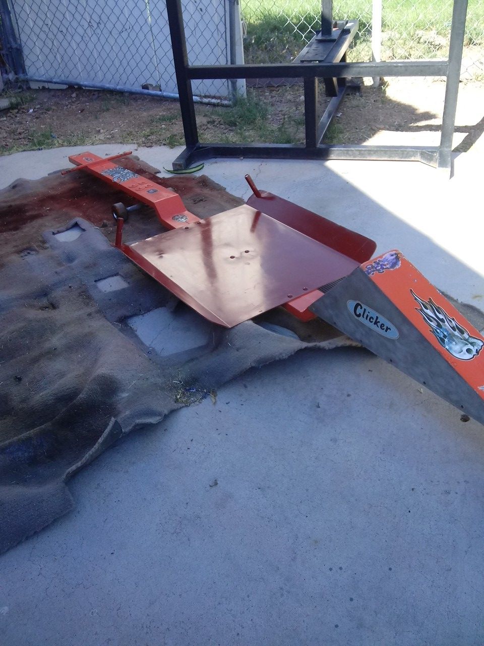 EXTREME DOWNHILL STREET LUGE