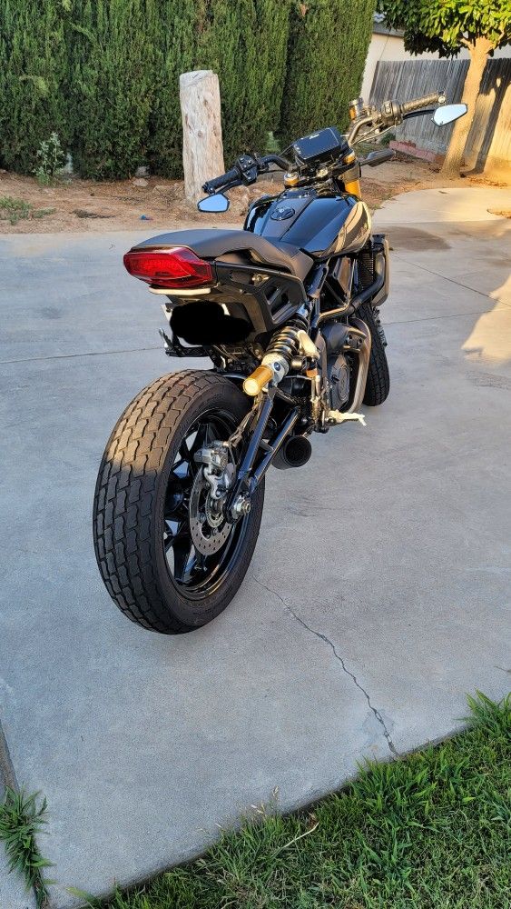 2019 Indian Ftr 1200s