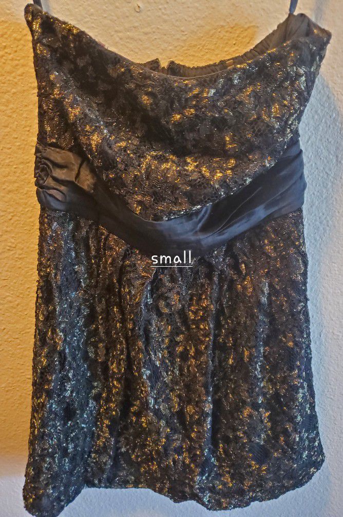 Small Strapless Black/gold Dress
