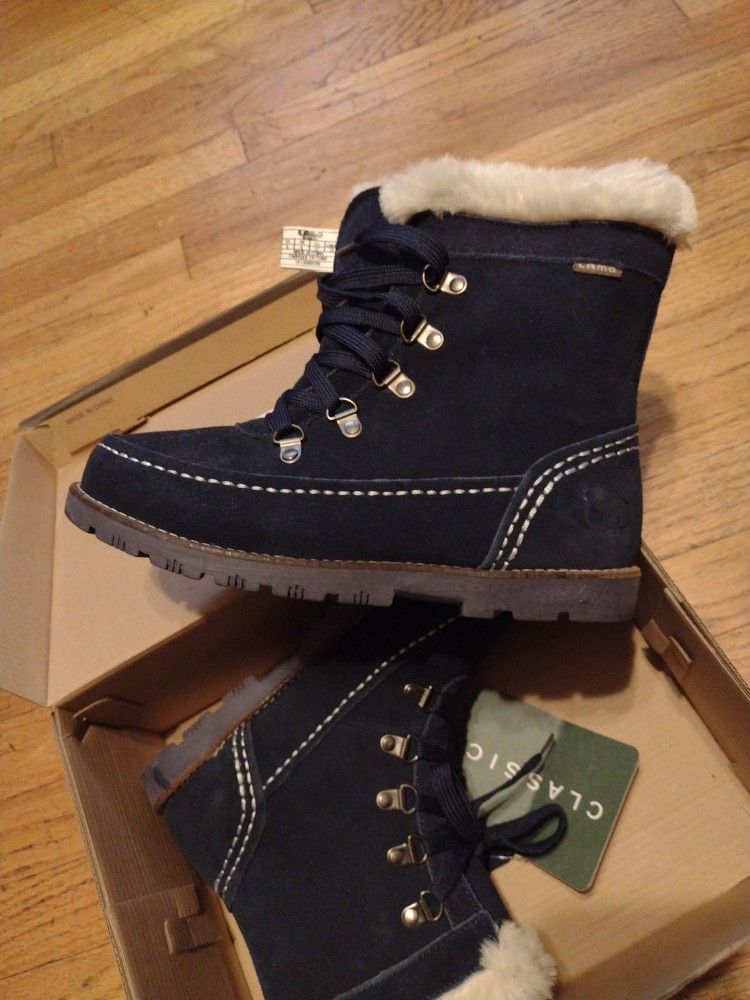 Brand new Lamo Snow Boots Size 6