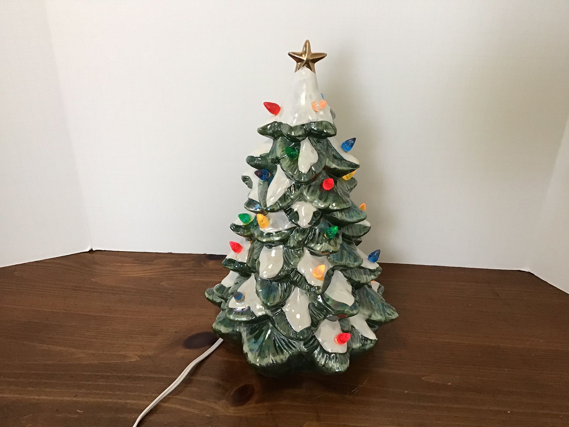 Vtg . Ceramic Christmas Tree