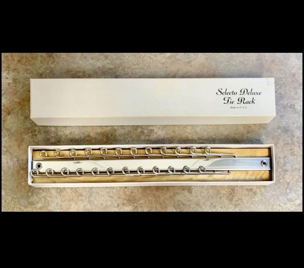 Selecto Deluxe Tie Rack for Wall
