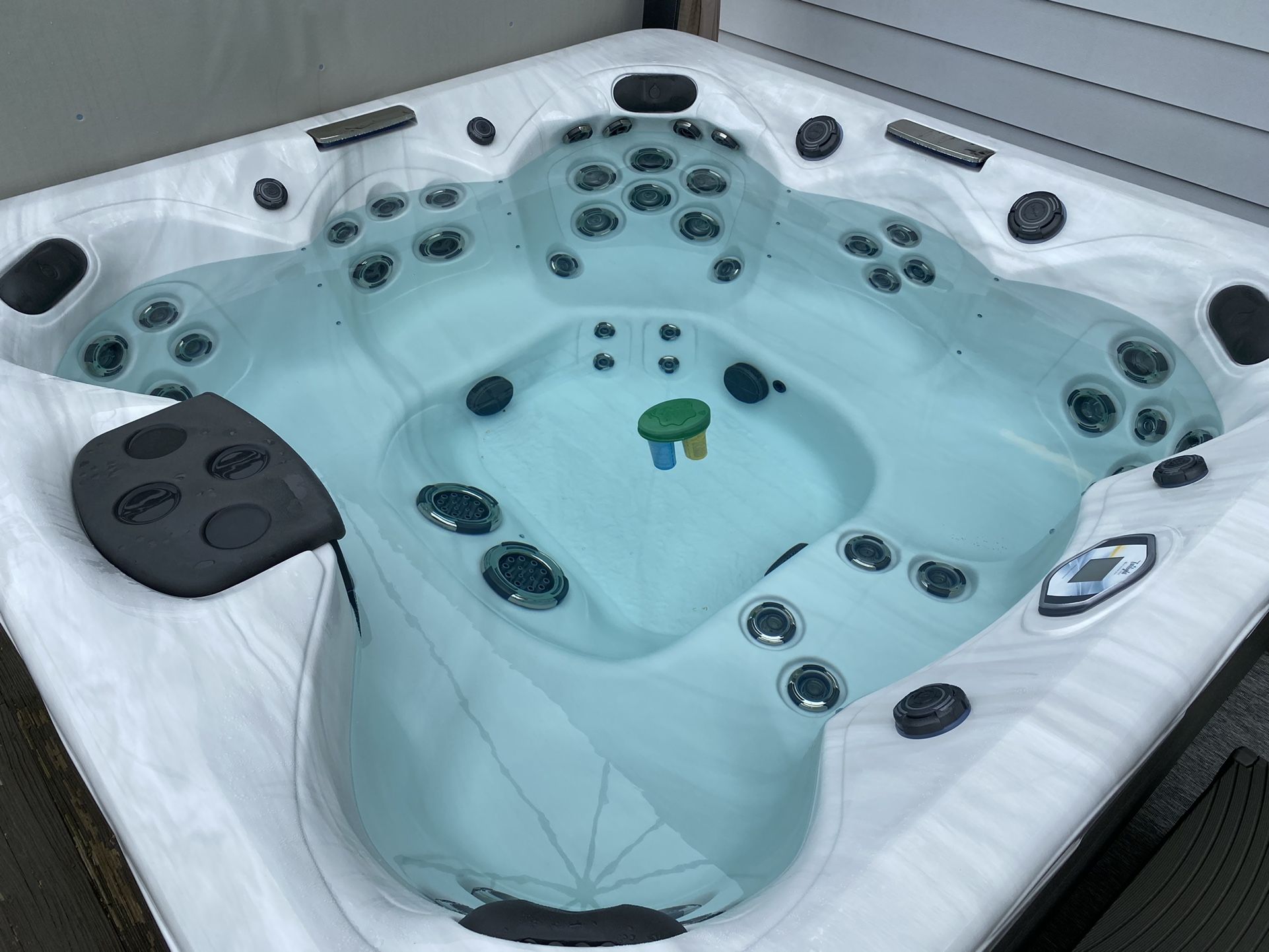 Master Spas Twilight Series TS 8.25