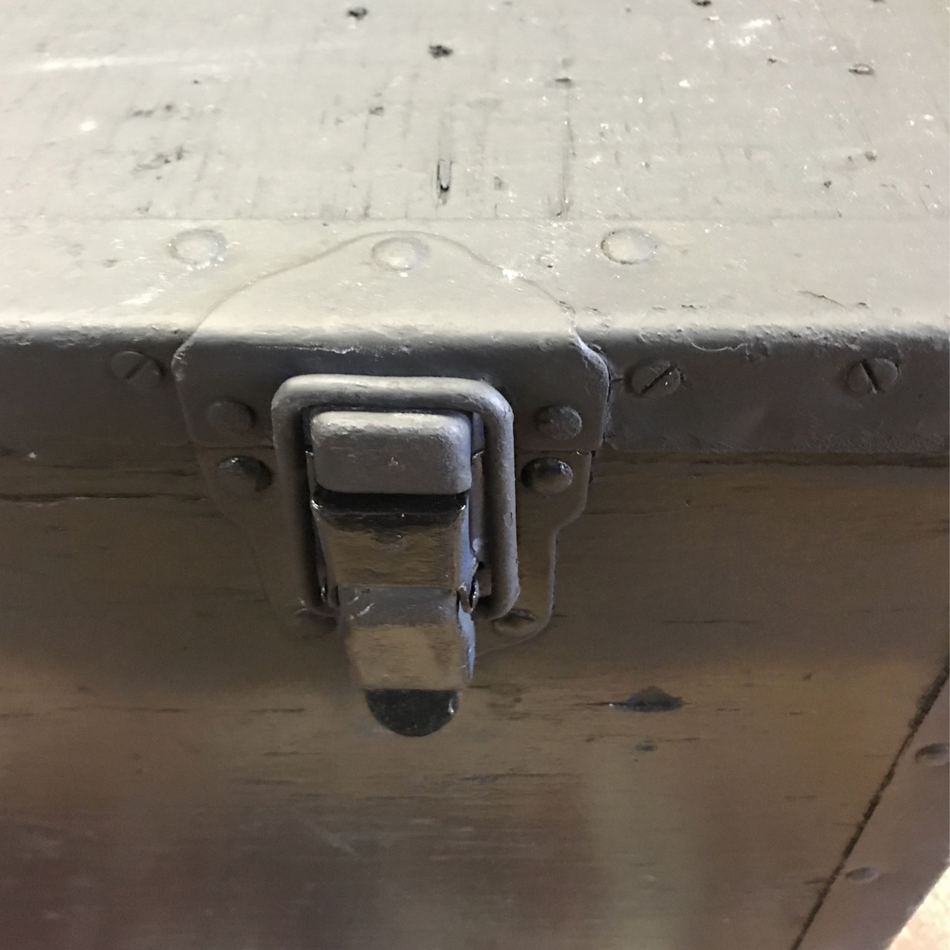 Sturdy Foot Locker Chest Storage Box
