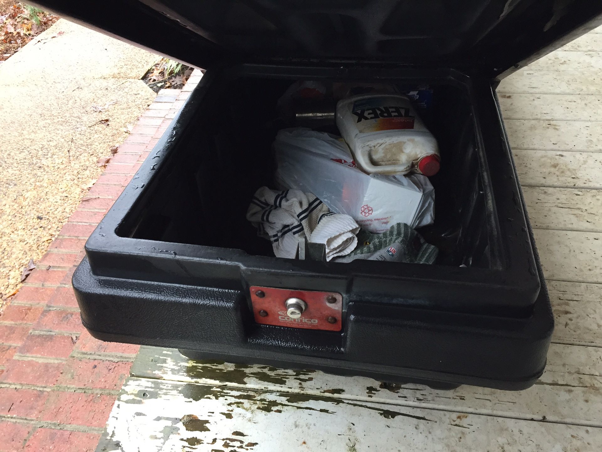 Full size truck toolbox