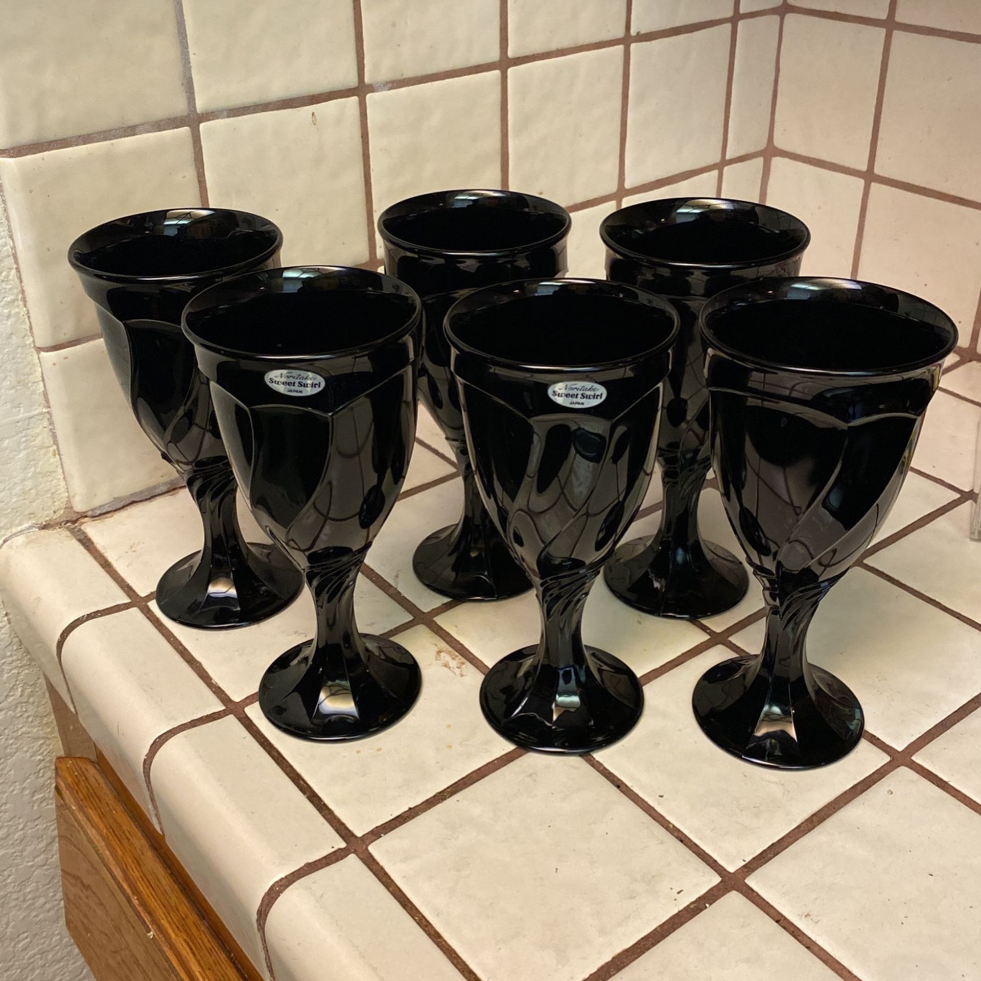 NoritakeSweet swirl black goblins