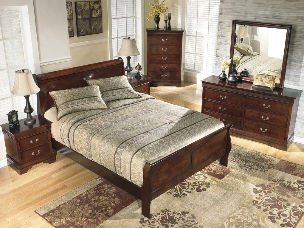 IN STOCK Alisdair Dark Brown Sleigh Bedroom Set
by Ashley Furniture