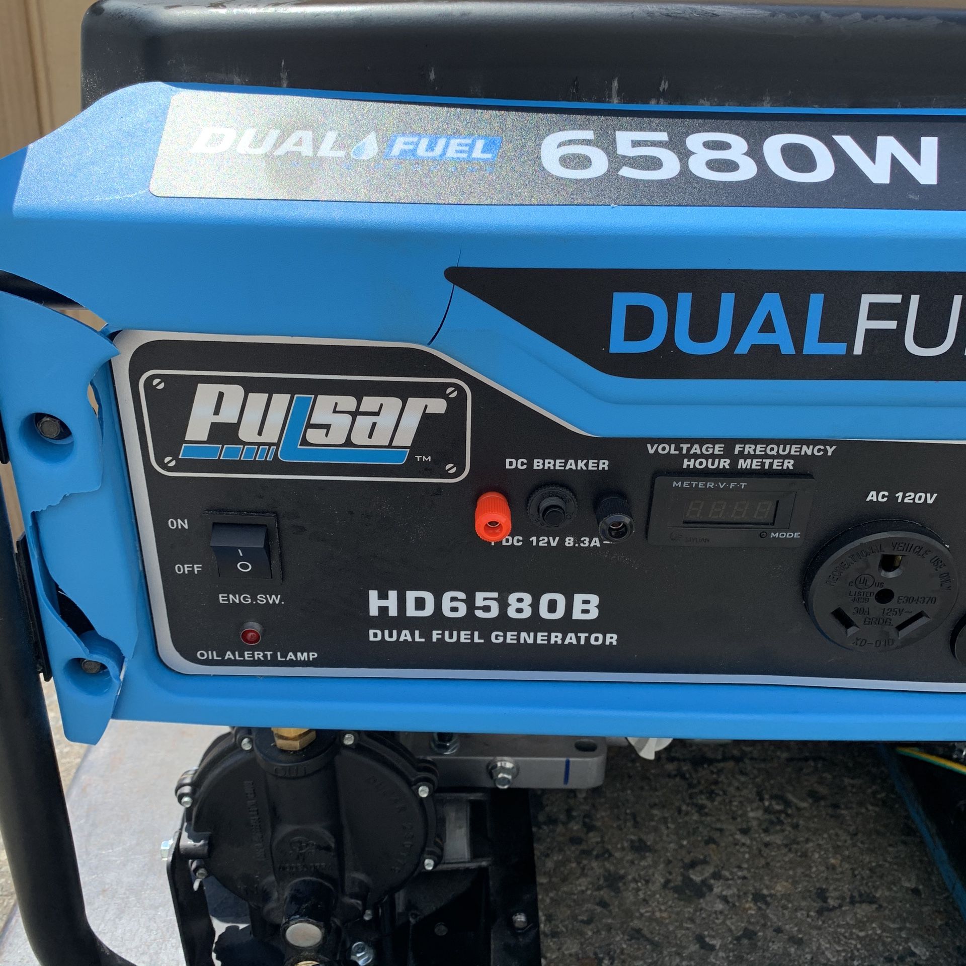 Pulsar 6,580/5,500Watt Dual Fuel Gasoline/Propane Powered Recoil Start