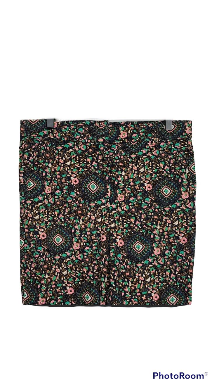 J.Crew Factory Skimmer Cropped Medallion Print Green & Pink Pants Woman’s Size 8