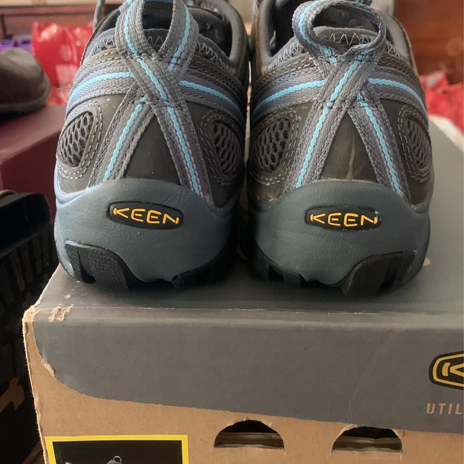 Women’s Steel toe work shoes