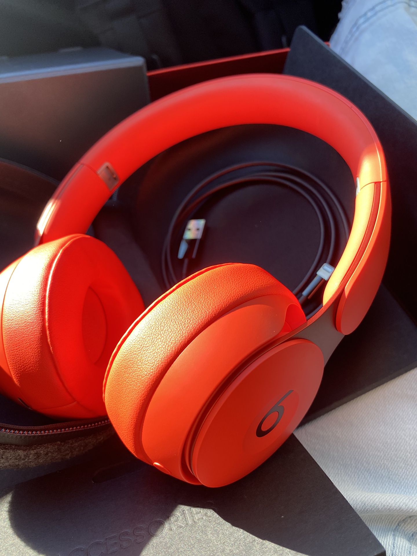 beats solo pro/noise cancellation/red 