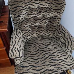 Armchair. Animal Striped. Soft. No Tearing Or Holes. Great Condition. $40 Obo. Pickup Only. Thumbnail