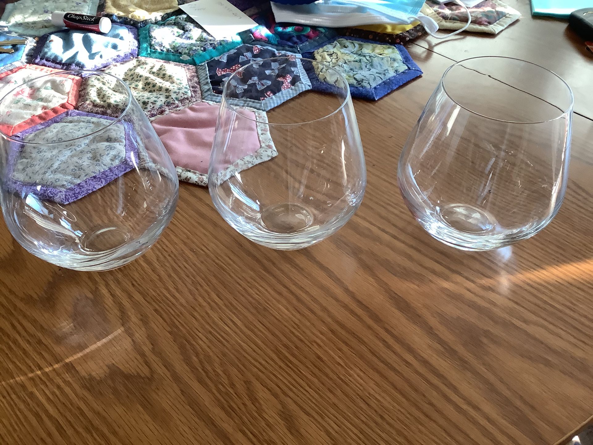 Stemless wine glasses