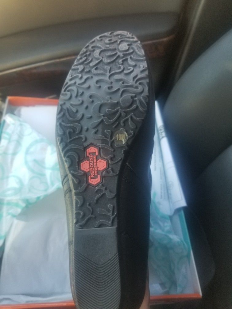 Baretraps Womans Boots Size 10